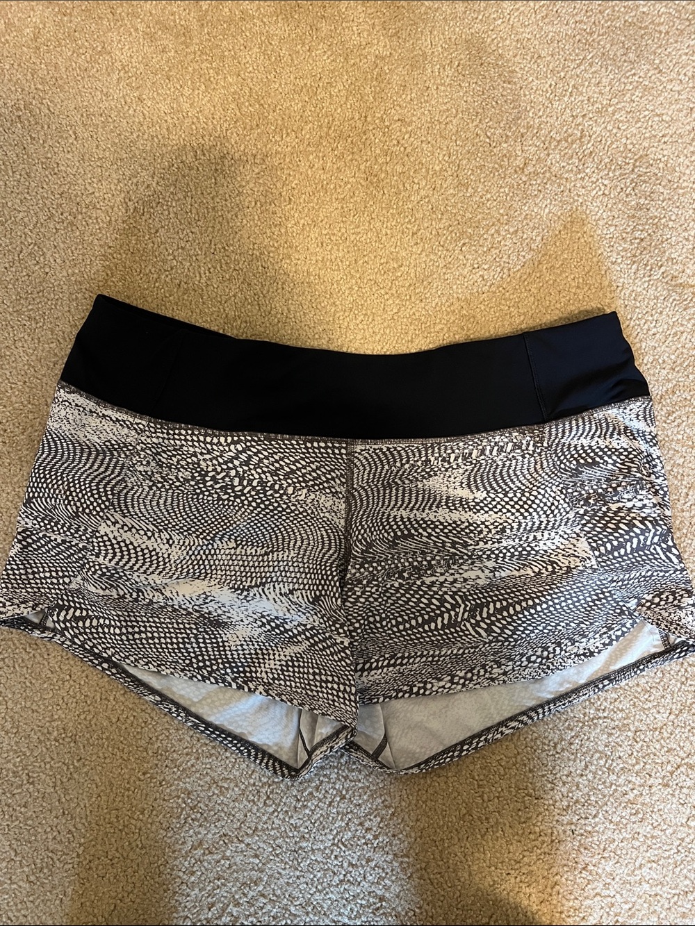 Classic mid rise Lululemon Speed Short, 4” and 4 way stretch